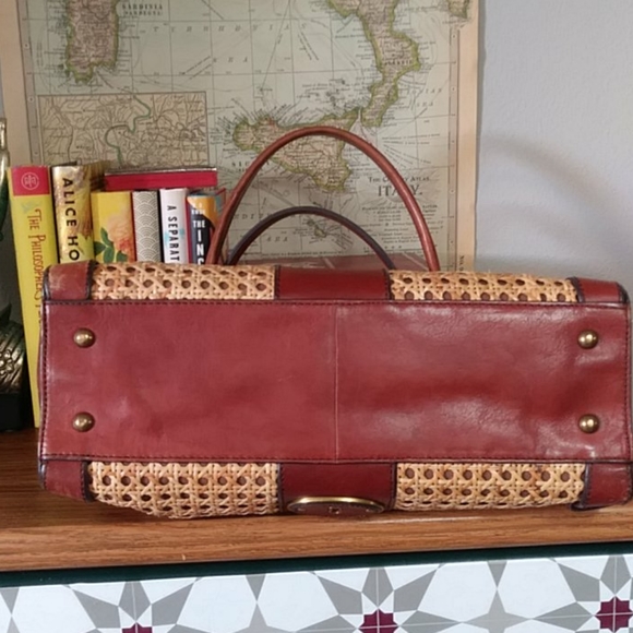 HP!!! 🎉Fossil cane wicker Vintage Reissue bag - Picture 7 of 10